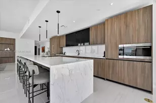 20 NE 11th St, Miami, FL 33132 - Photo 32
