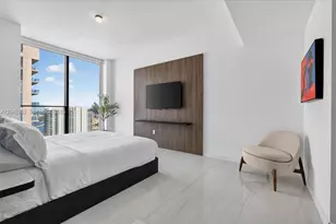 20 NE 11th St, Miami, FL 33132 - Photo 12