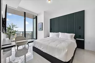 20 NE 11th St, Miami, FL 33132 - Photo 22