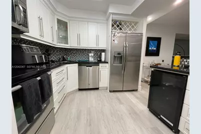 2333 Brickell Ave #314, Miami, FL 33129 - Photo 2