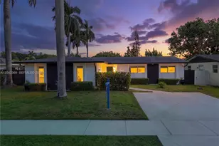 121 NE 18th St, Homestead, FL 33030 - Photo 2