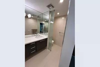 900 Biscayne Blvd #2312, Miami, FL 33132 - Photo 12