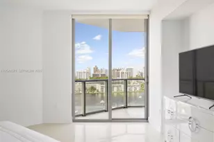 17301 Biscayne Blvd, North Miami Beach, FL 33160 - Photo 22