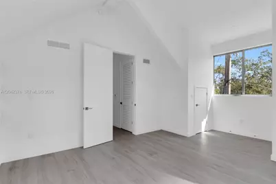3204 Plaza St, Miami, FL 33133 - Photo 30