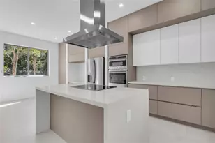 3204 Plaza St, Miami, FL 33133 - Photo 14