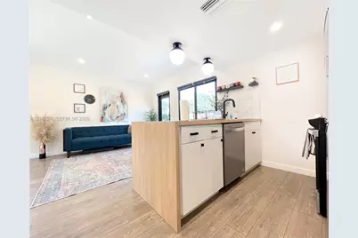 1240 NE 17th Ave #1, Fort Lauderdale, FL 33304 - Photo 8
