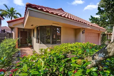9355 NW 18th Pl, Plantation, FL 33322 - Photo 4