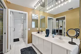 9355 NW 18th Pl, Plantation, FL 33322 - Photo 22
