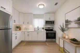 1670 W 42nd St, Hialeah, FL 33012 - Photo 14