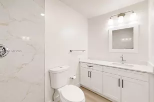 1670 W 42nd St, Hialeah, FL 33012 - Photo 32
