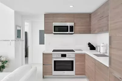 1300 S Miami Ave #3007, Miami, FL 33130 - Photo 4