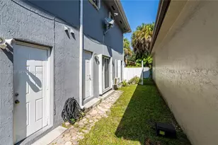 15251 NW 89th Ave, Miami Lakes, FL 33018 - Photo 38