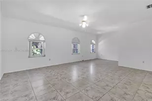 15251 NW 89th Ave, Miami Lakes, FL 33018 - Photo 28