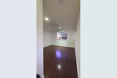 17640 NW 73rd Ave #200-19, Hialeah, FL 33015 - Photo 8