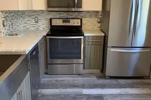 20845 NW 1st St, Pembroke Pines, FL 33029 - Photo 4
