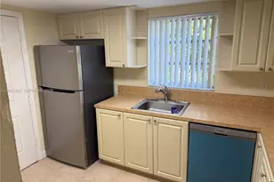 8600 SW 109th Ave, Miami, FL 33173 - Photo 4