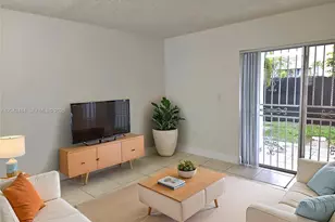 11071 NW 7th St, Miami, FL 33172 - Photo 14