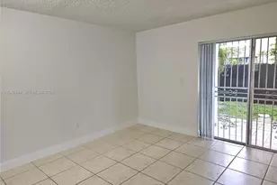 11071 NW 7th St, Miami, FL 33172 - Photo 22