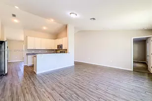 666 SW Jeanne Ave, Port Saint Lucie, FL 34953 - Photo 10