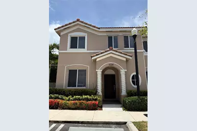 1034 SE 23rd Ter, Homestead, FL 33035 - Photo 1