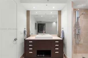 18201 Collins Ave, Sunny Isles Beach, FL 33160 - Photo 22