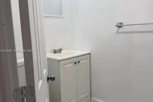 397 W 57th St, Hialeah, FL 33012 - Photo 14