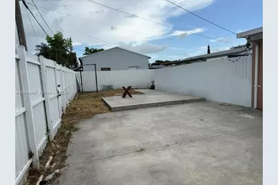 397 W 57th St #3, Hialeah, FL 33012 - Photo 4
