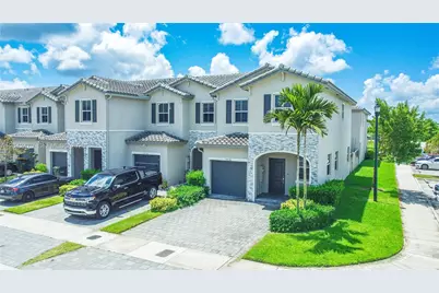 2630 SE 12th St, Homestead, FL 33035 - Photo 2