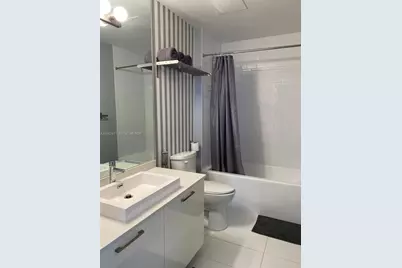 151 SE 1st St #2401, Miami, FL 33131 - Photo 4