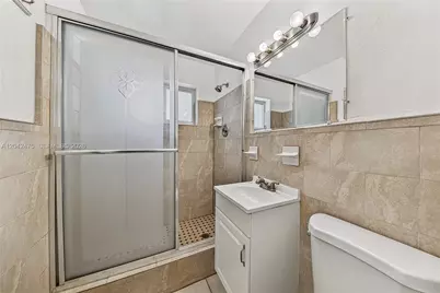 606 SW 16th St #Rear Cottage, Fort Lauderdale, FL 33315 - Photo 4