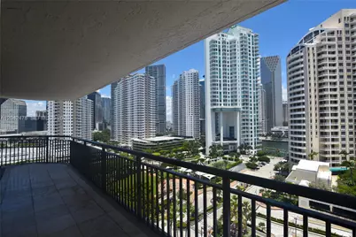 540 Brickell Key Dr #1513, Miami, FL 33131 - Photo 2