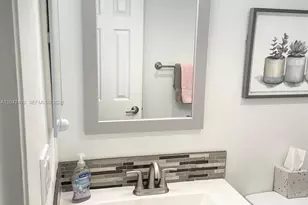 9520 Seagrape Dr, Davie, FL 33324 - Photo 30