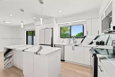 13209 SW 95th Ave, Miami, FL 33176 - Photo 4
