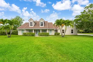 5703 Lago Del Sol Dr, Lake Worth, FL 33449 - Photo 1