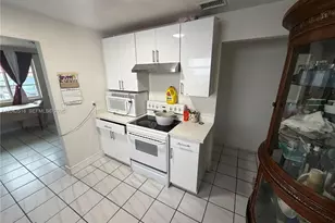1717 NW 16th St, Miami, FL 33125 - Photo 2