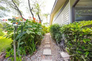 1001 Pine Isle Ln, Naples, FL 34112 - Photo 32