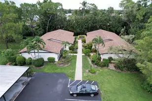 1001 Pine Isle Ln, Naples, FL 34112 - Photo 4