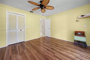 1001 Pine Isle Ln, Naples, FL 34112 - Photo 14