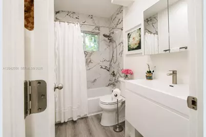 35 Edgewater Dr #107, Coral Gables, FL 33133 - Photo 6