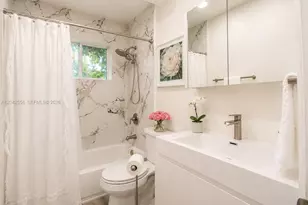 35 Edgewater Dr, Coral Gables, FL 33133 - Photo 12