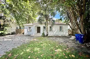 22 SE 11th St, Fort Lauderdale, FL 33316 - Photo 1