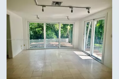 22 SE 11th St #22, Fort Lauderdale, FL 33316 - Photo 12