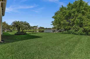 2733 Meadowood Dr, Weston, FL 33332 - Photo 4