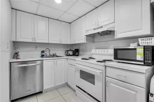 17530 NW 68th Ave, Hialeah, FL 33015 - Photo 20