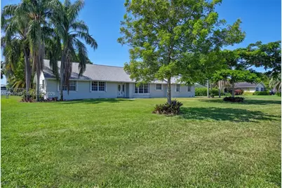 1728 NW 20th St, Homestead, FL 33030 - Photo 4