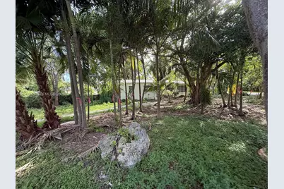 6600 SW 64th Ct, South Miami, FL 33143 - Photo 2