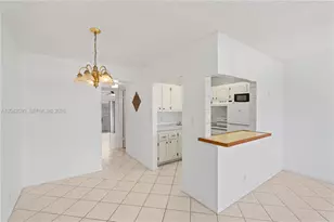 237 Camden J, West Palm Beach, FL 33417 - Photo 4