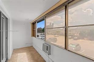 237 Camden J, West Palm Beach, FL 33417 - Photo 12