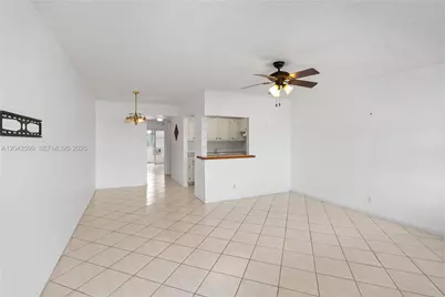 237 Camden J #237, West Palm Beach, FL 33417 - Photo 2