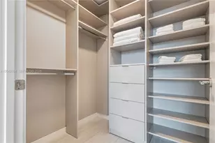 77 SE 5th St, Miami, FL 33131 - Photo 20